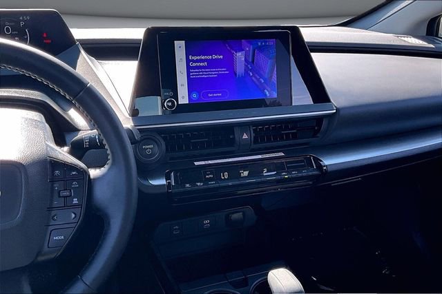 Used 2025 Toyota Prius LE image 9