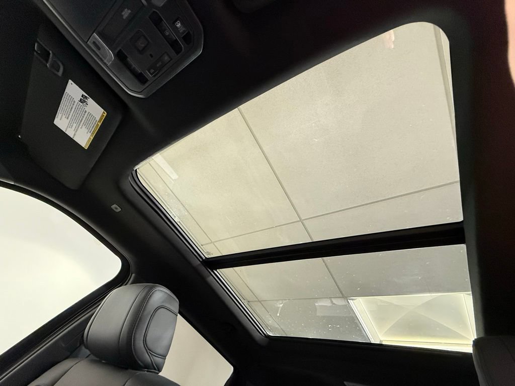 Used 2025 Toyota Tundra Limited w/ TRD Off-Road Package AWD/4WD image 17