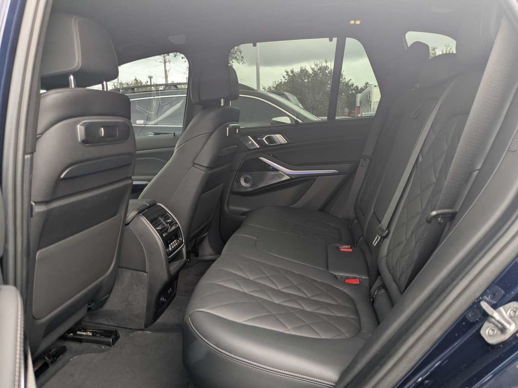 Used 2024 BMW X5 M60i AWD/4WD image 46