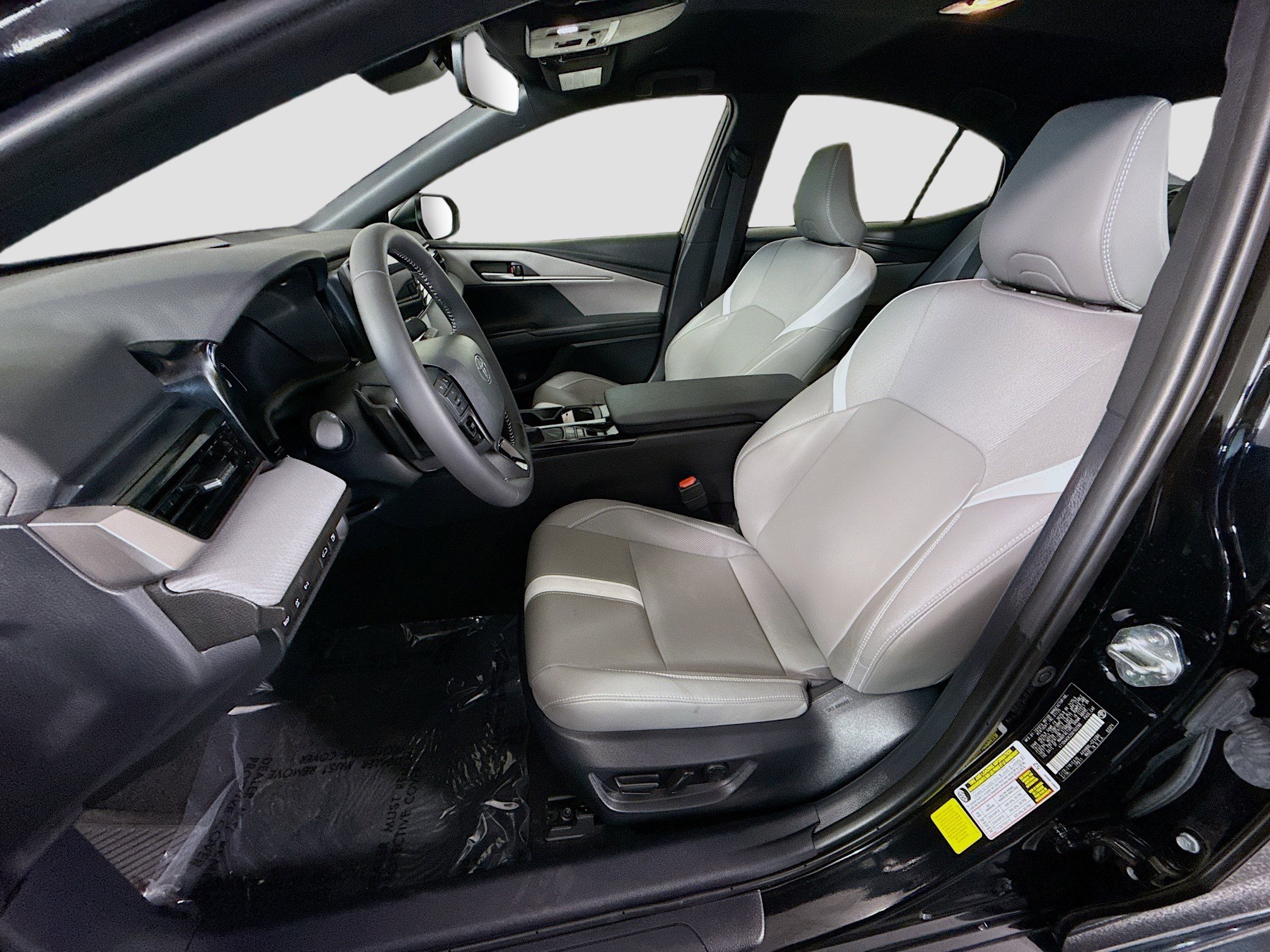 Used 2025 Toyota Camry SE w/ Convenience Package image 22