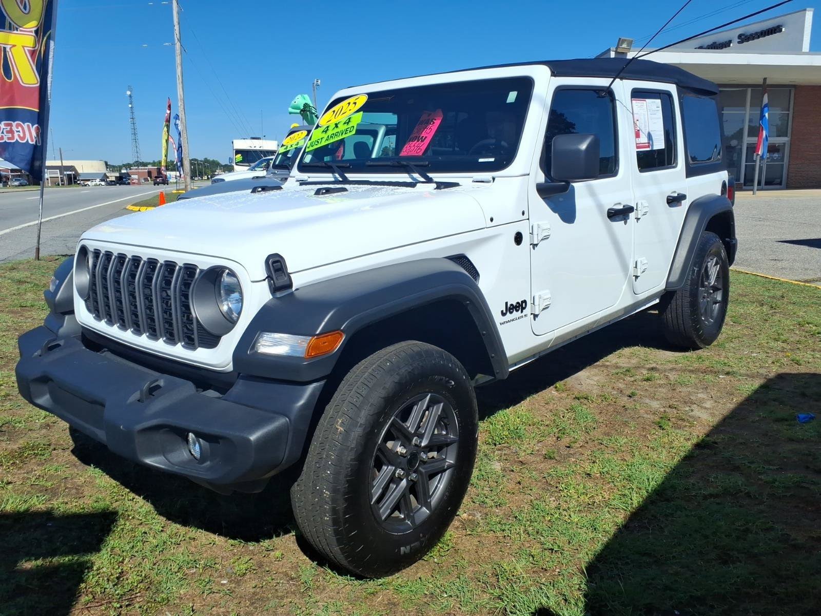 Used 2025 Jeep Wrangler Unlimited Sport AWD/4WD image 5