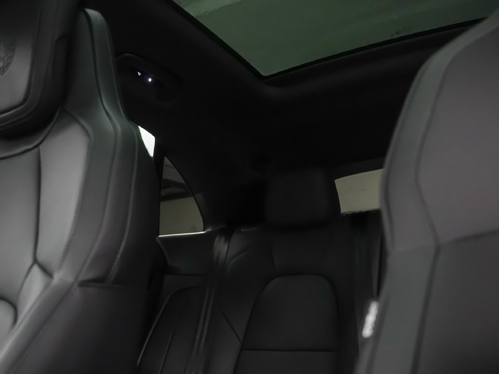 Certified 2026 Porsche Macan 4 Electric AWD/4WD image 33