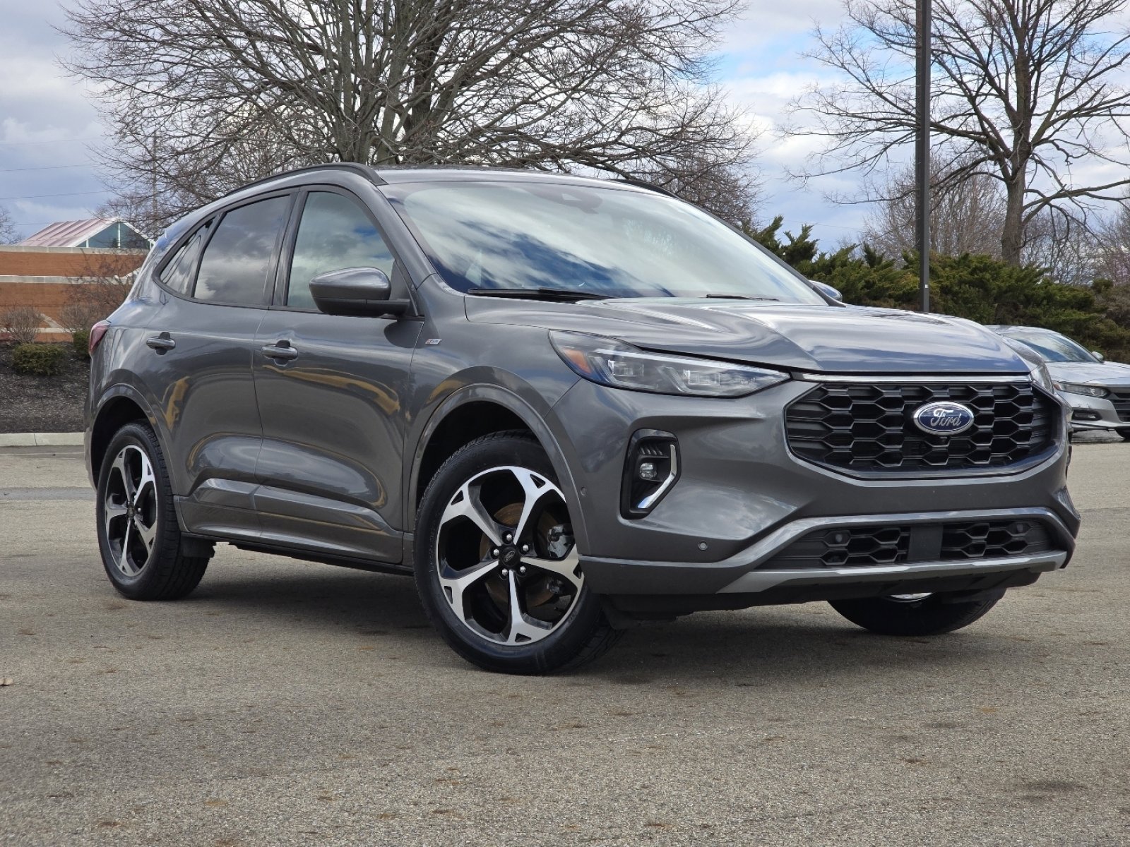 Used 2023 Ford Escape ST-Line Elite w/ Premium Technology Package image 2