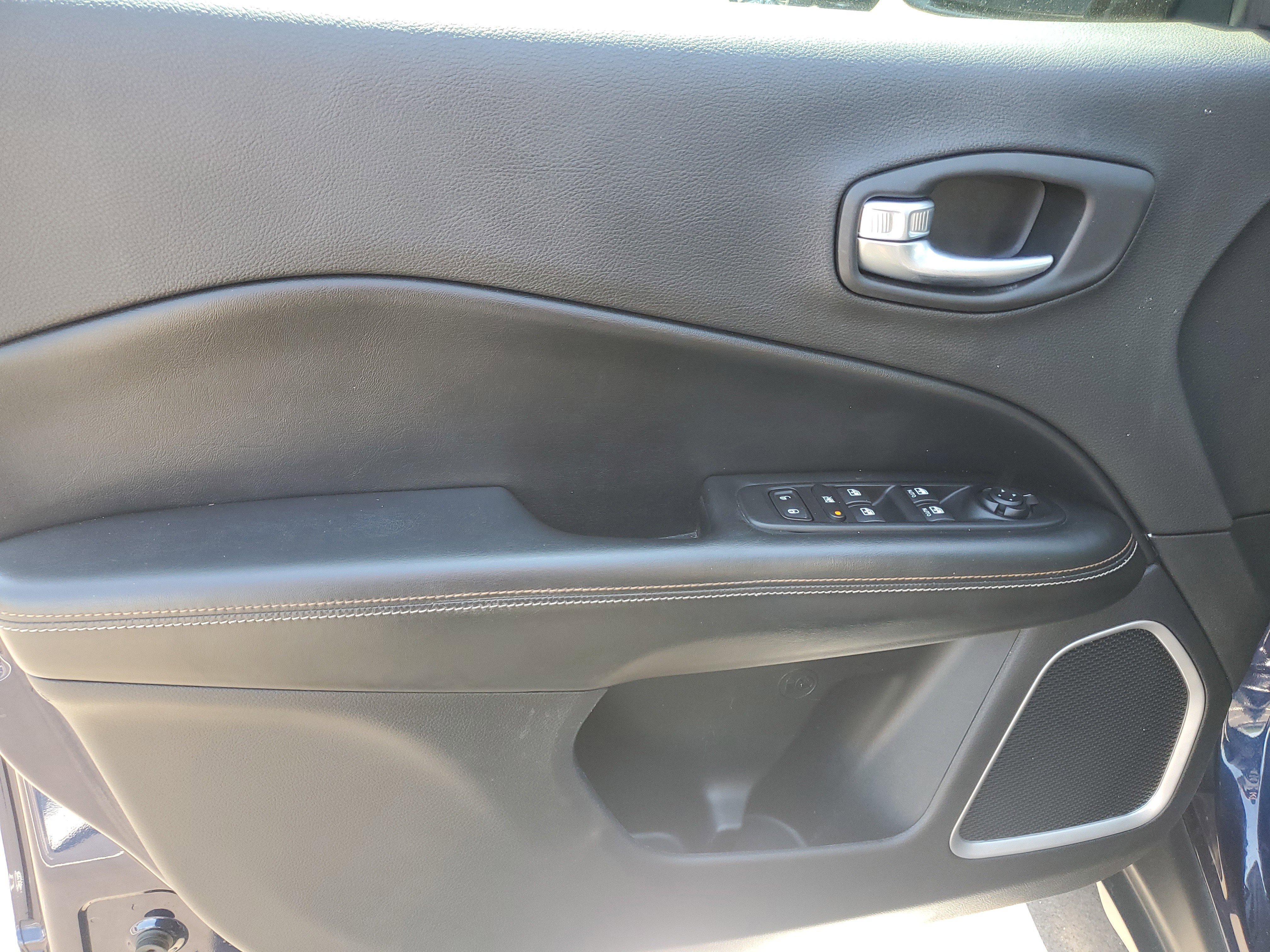 Used 2020 Jeep Compass Latitude w/ Cold Weather Group image 8