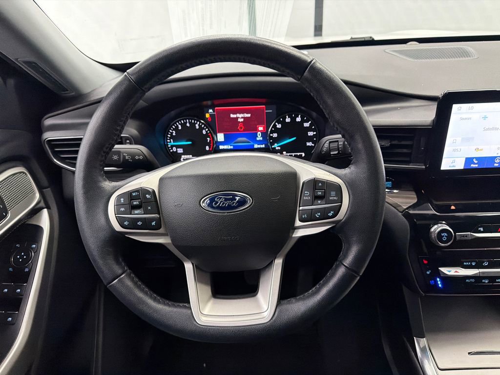Used 2022 Ford Explorer Limited w/ Equipment Group 301A RWD image 26