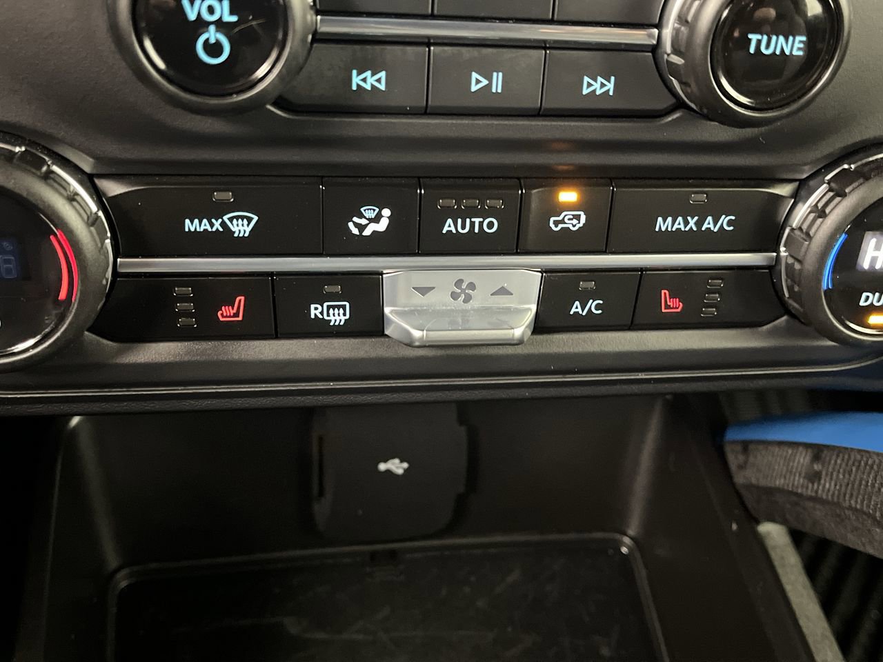 Certified 2023 Ford Bronco Black Diamond image 21