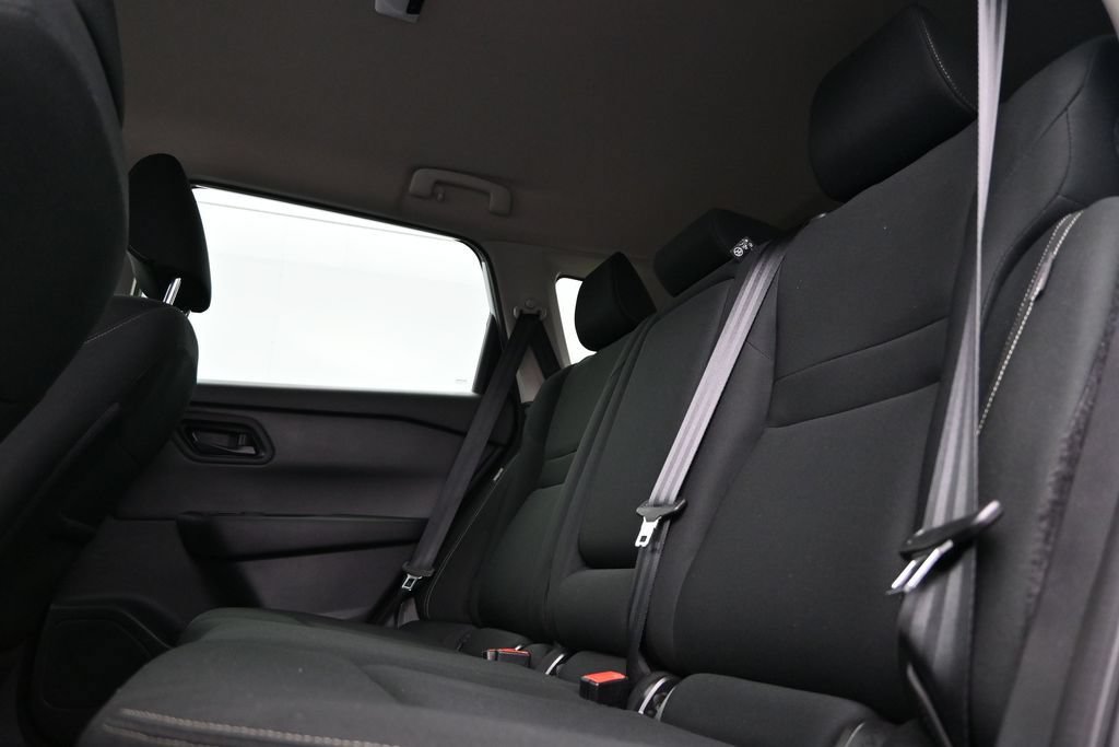 Certified 2025 Nissan Rogue S FWD image 11