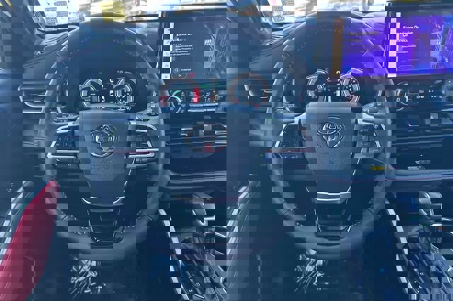 Certified 2025 Toyota Highlander XSE image 19