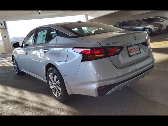 Used 2025 Nissan Altima 2.5 S image 10