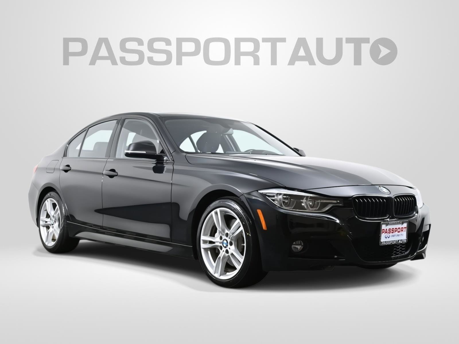 Used 2017 BMW 330i xDrive 330i xDrive image 3