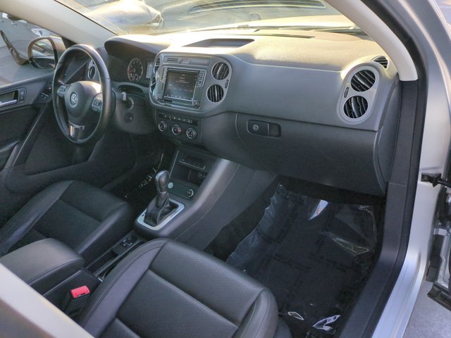 Used 2017 Volkswagen Tiguan Wolfsburg Edition FWD image 23