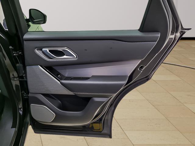 Used 2021 Land Rover Range Rover Velar R-Dynamic S image 27