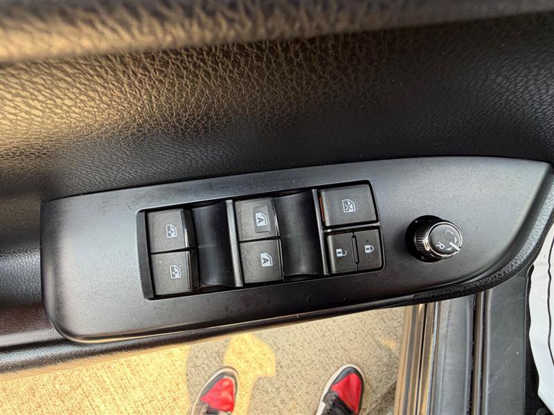 Used 2019 Toyota Highlander XLE AWD/4WD image 29
