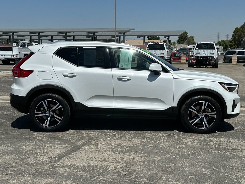 Used 2023 Volvo XC40 B4 Core w/ Convenience Package FWD video 2