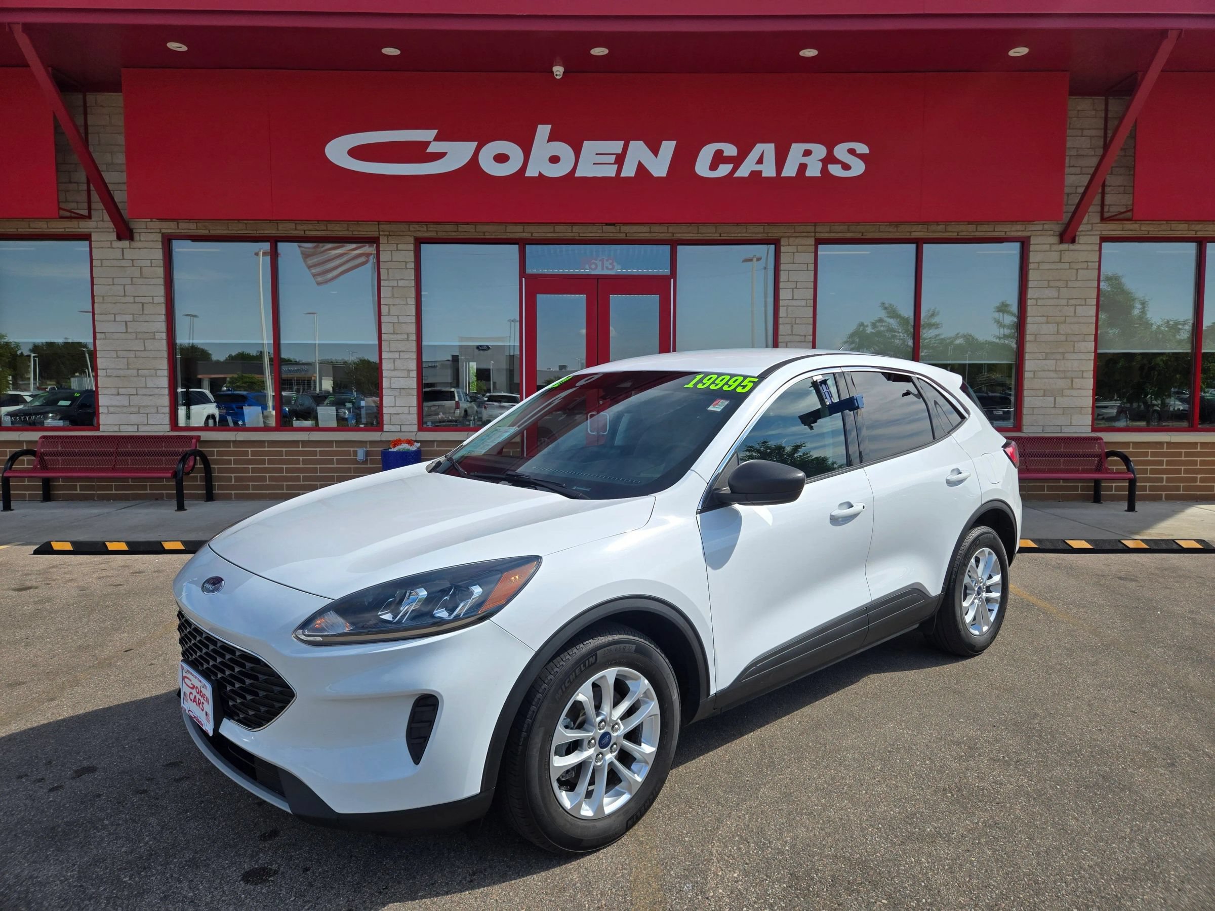 Used 2022 Ford Escape SE FWD image 1