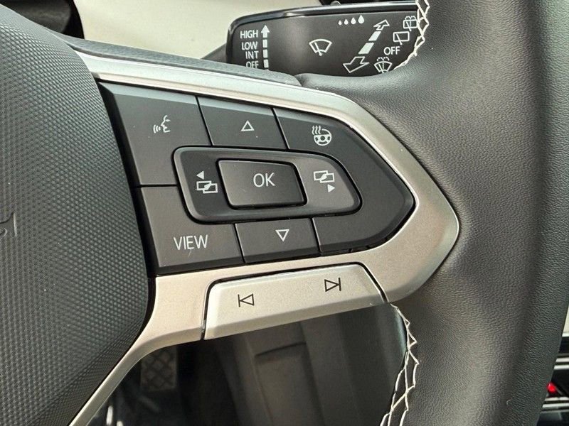 New 2026 Volkswagen Taos SE AWD/4WD image 12
