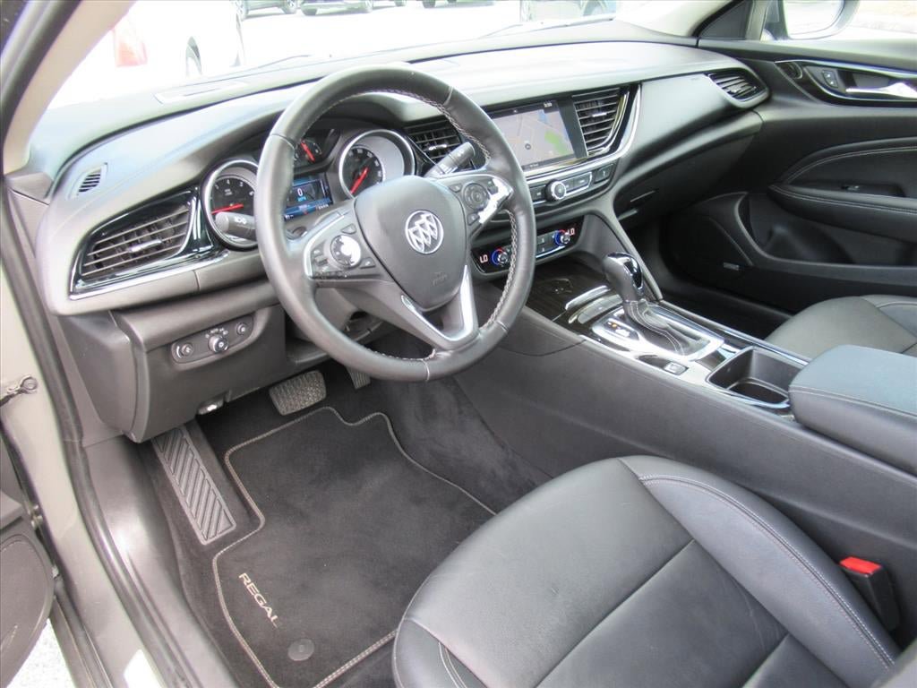 Used 2018 Buick Regal Essence w/ Driver Confidence Package #1 FWD image 15