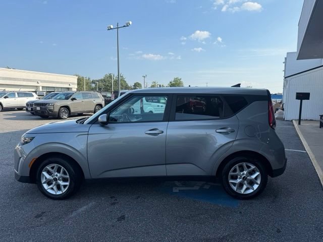 Used 2024 Kia Soul LX w/ Option Group 015 FWD image 22