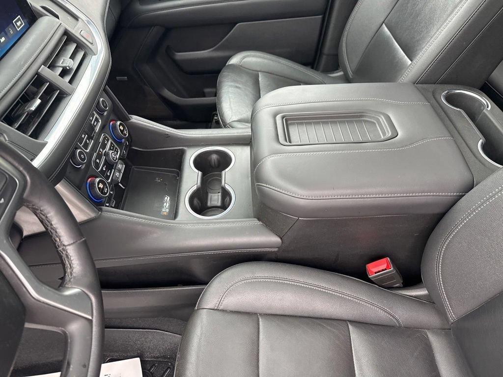 Used 2022 Chevrolet Suburban Z71 w/ Luxury Package AWD/4WD image 28