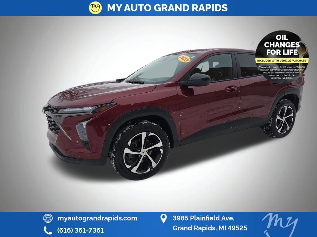 Used 2024 Chevrolet Trax RS image 2