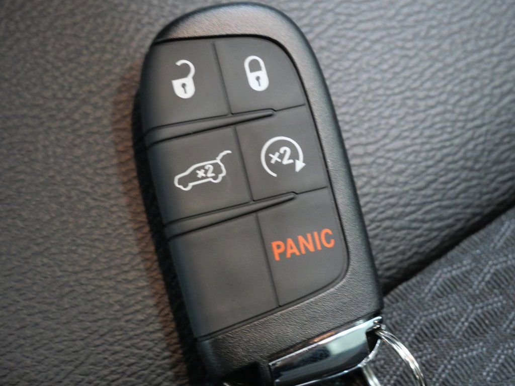 New 2026 Jeep Compass Latitude w/ Sun and Sound Group AWD/4WD image 29