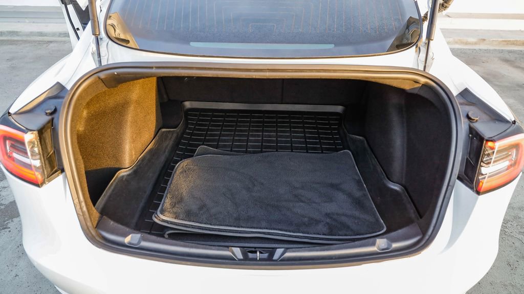 Used 2018 Tesla Model 3 image 26