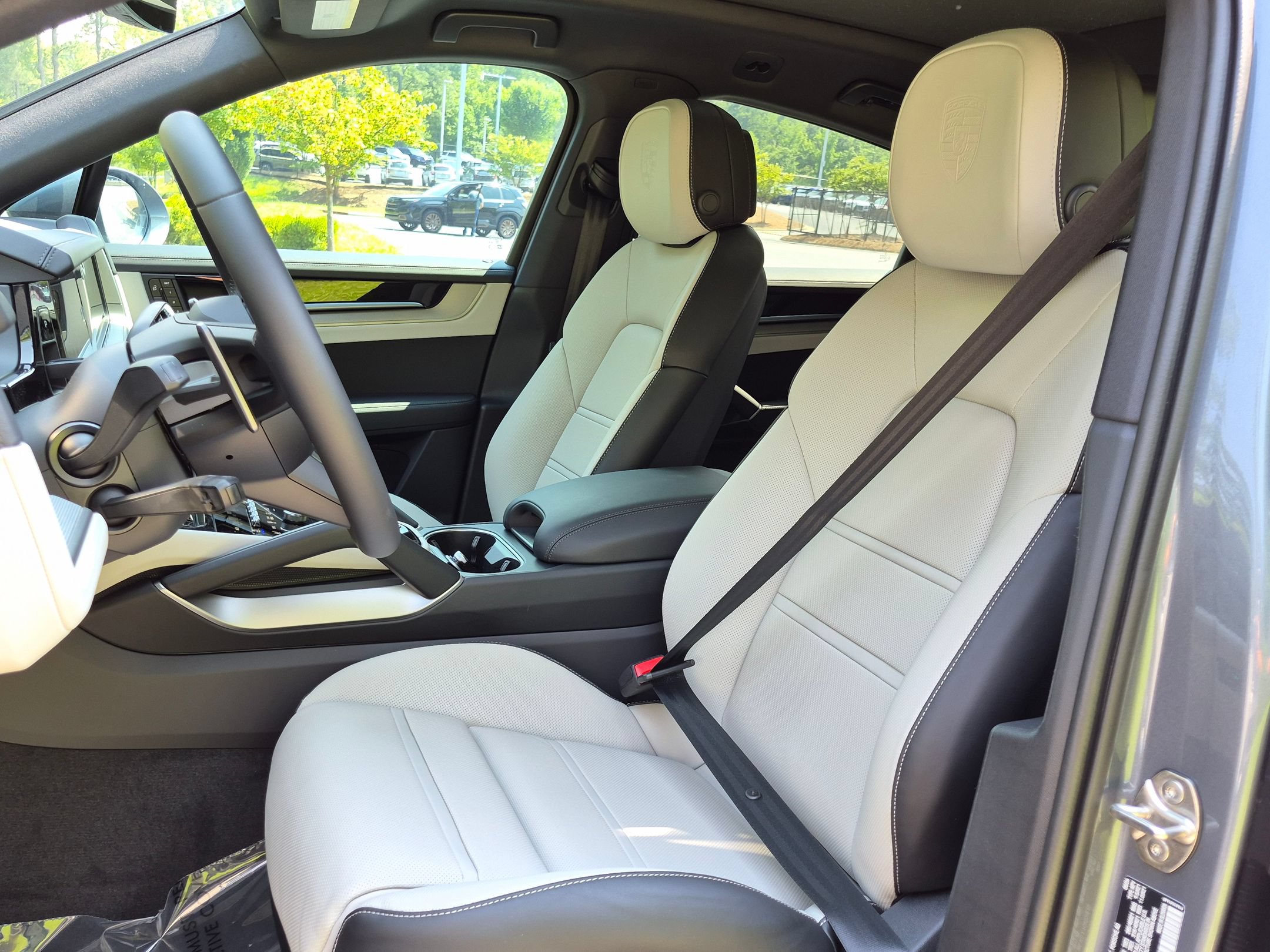 New 2026 Porsche Cayenne Coupe AWD/4WD image 5