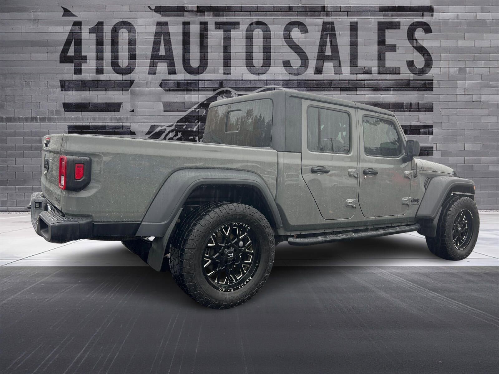 Used 2021 Jeep Gladiator Sport image 3