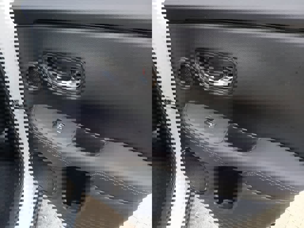 Used 2025 Acura ADX AWD image 22