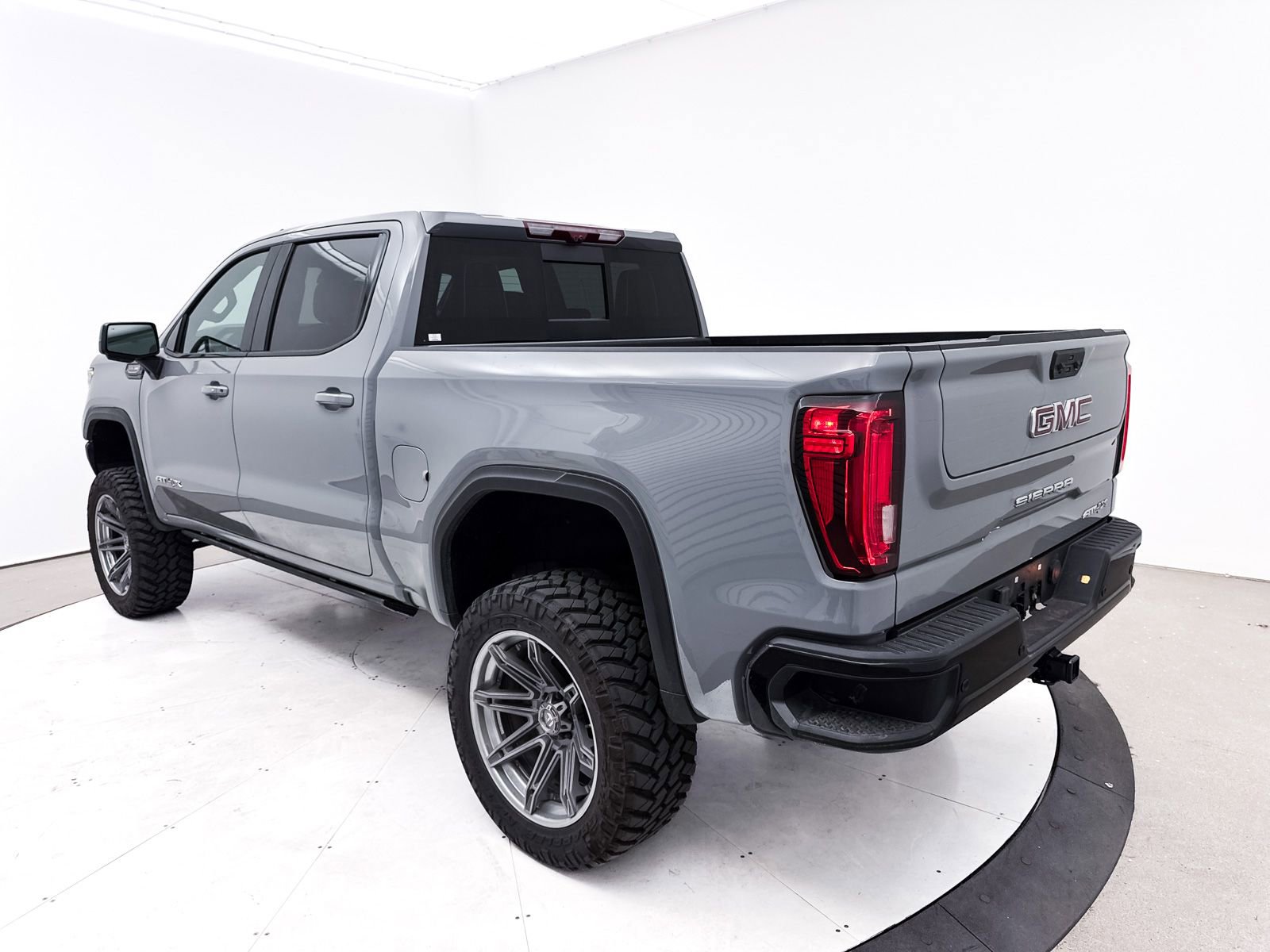 Used 2024 GMC Sierra 1500 AT4X AWD/4WD image 18