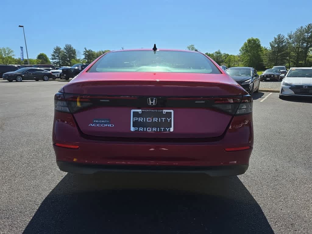 Certified 2025 Honda Accord SE image 9