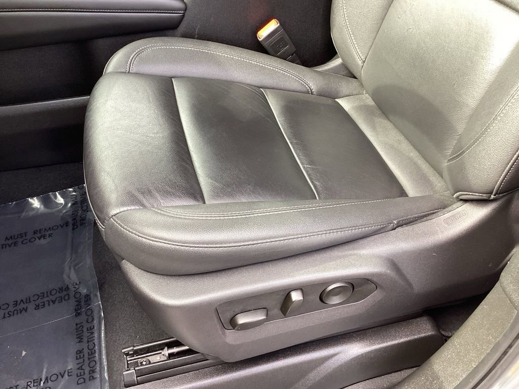 Used 2025 Chevrolet Suburban Z71 AWD/4WD image 12