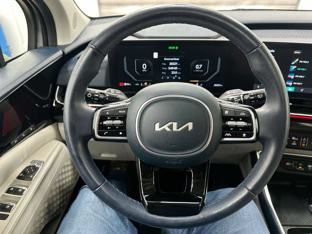 Certified 2025 Kia Carnival SX Prestige FWD image 12