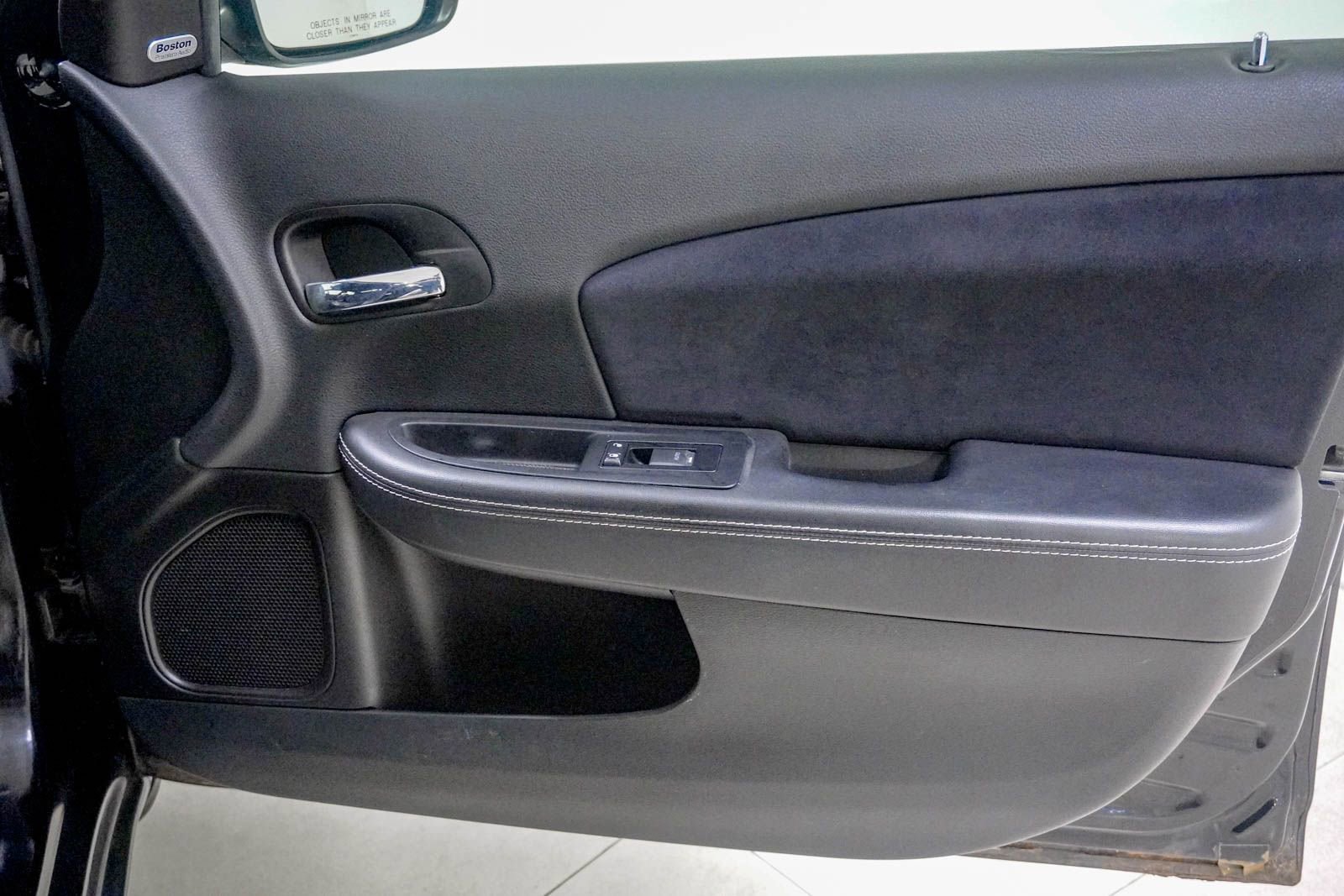 Used 2014 Chrysler 200 Limited w/ 200 S V6 Premium Group image 28