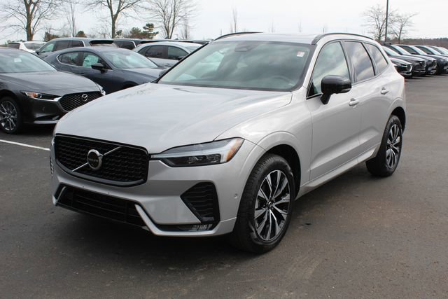 Used 2024 Volvo XC60 B5 Plus image 9