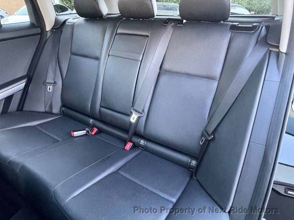 Used 2010 Mercedes-Benz GLK 350 4MATIC image 18