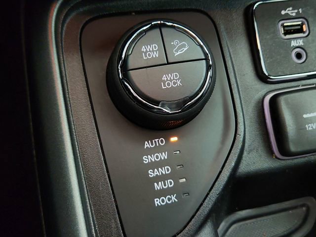 Used 2020 Jeep Compass Trailhawk AWD/4WD image 15