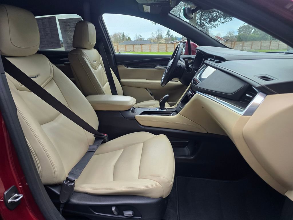 Used 2018 Cadillac XT5 FWD image 23