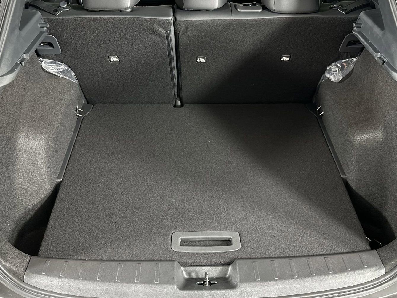 New 2025 Nissan Kicks SR image 31