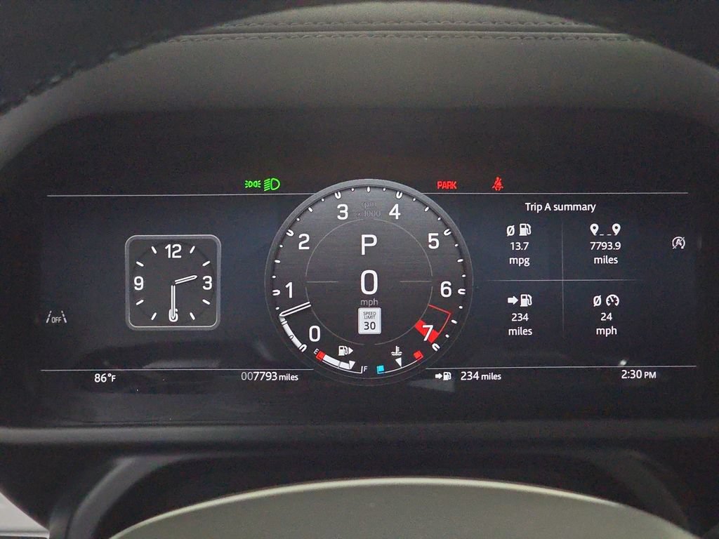 Used 2025 Land Rover Defender 110 X-Dynamic SE AWD/4WD image 22
