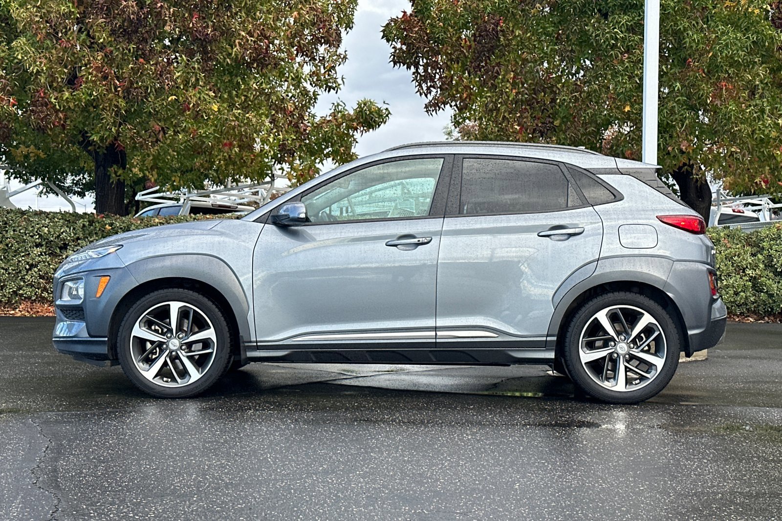 Used 2021 Hyundai Kona Limited w/ Cargo Package image 7