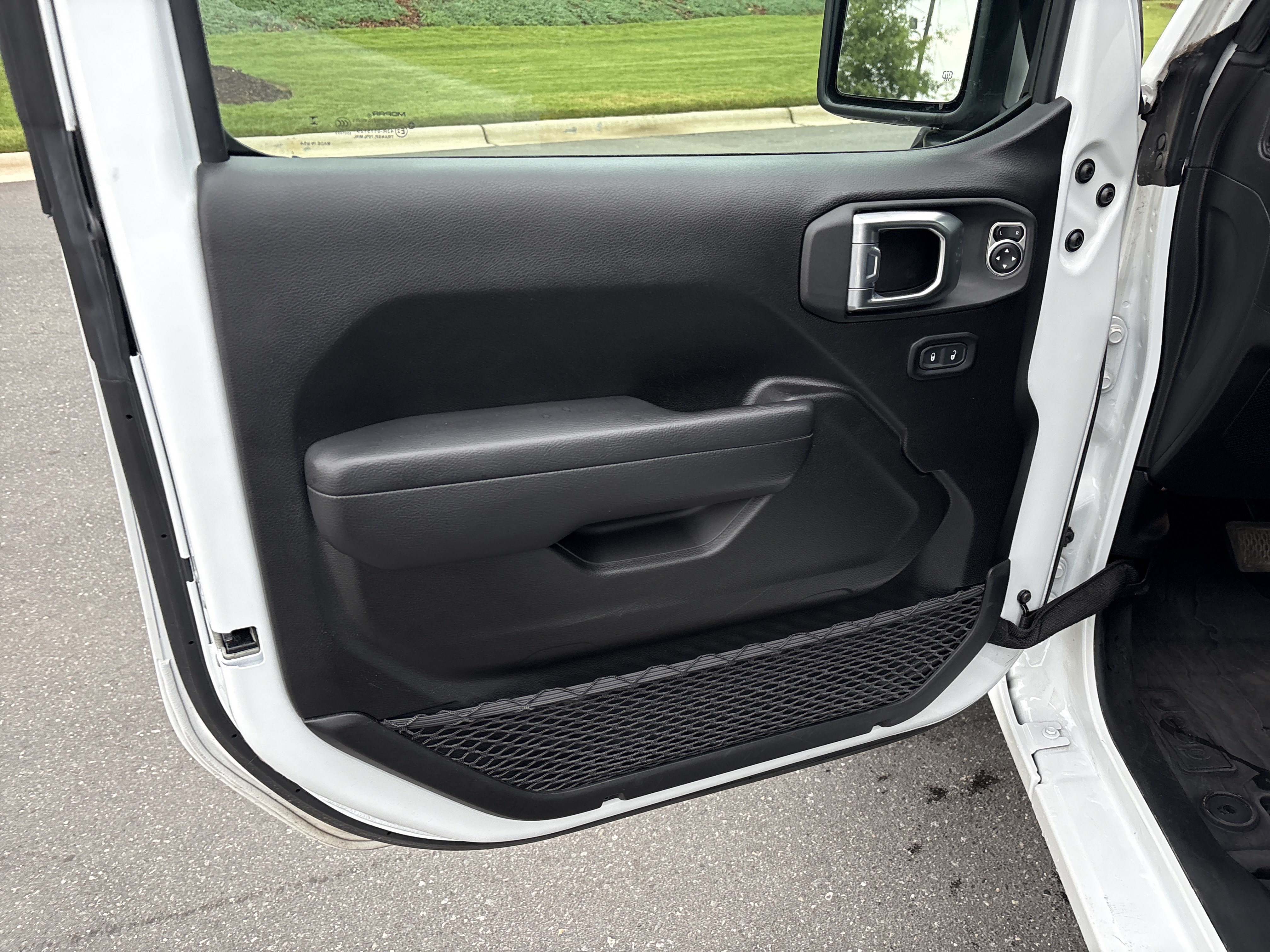 Used 2024 Jeep Wrangler Sport AWD/4WD image 14