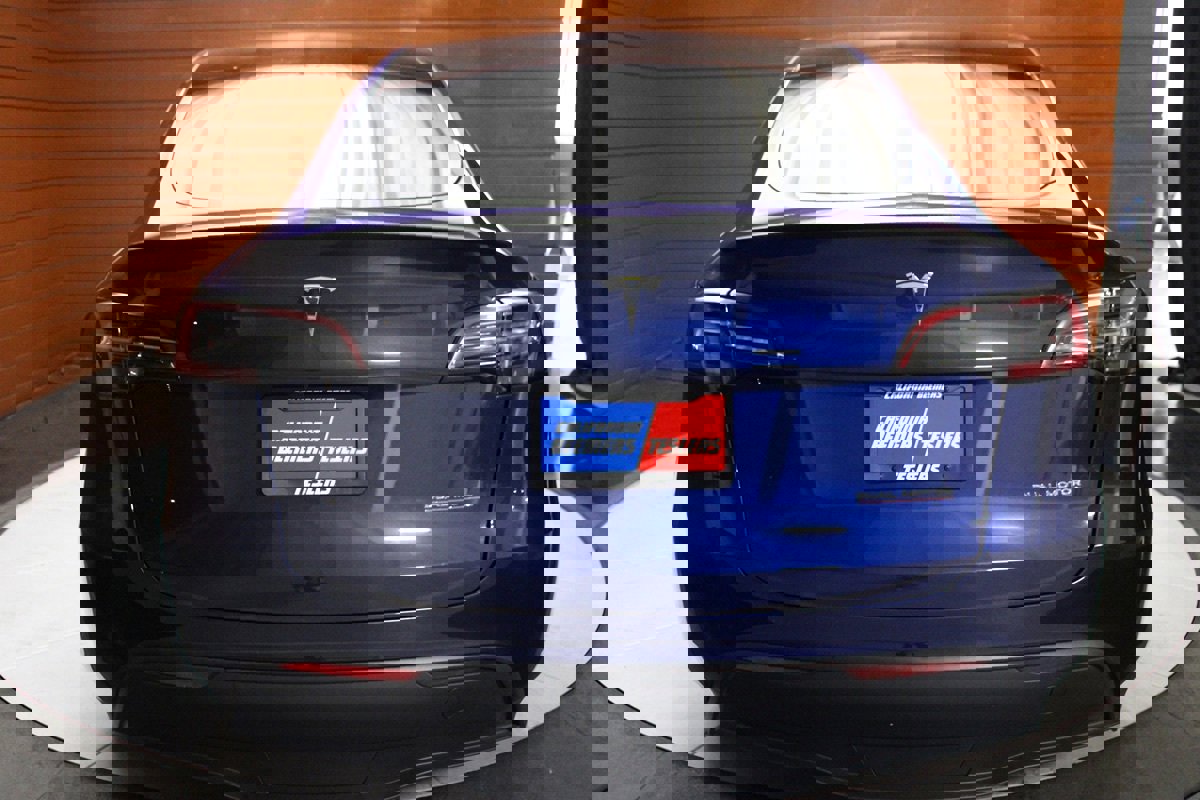 Used 2024 Tesla Model Y Performance image 2