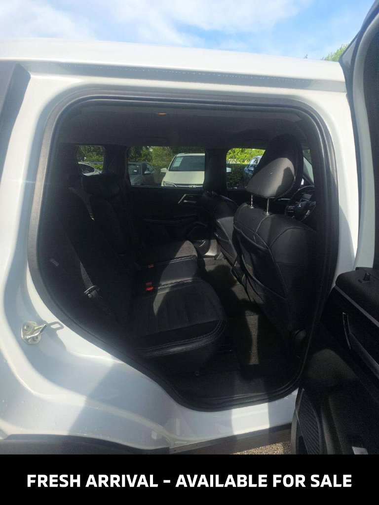 Used 2024 Mitsubishi Outlander SE FWD image 15