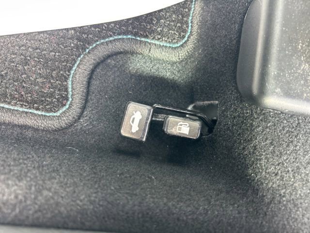 Used 2015 Toyota Corolla LE FWD image 31