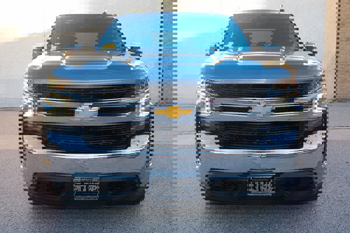 Used 2021 Chevrolet Silverado 1500 LT image 2