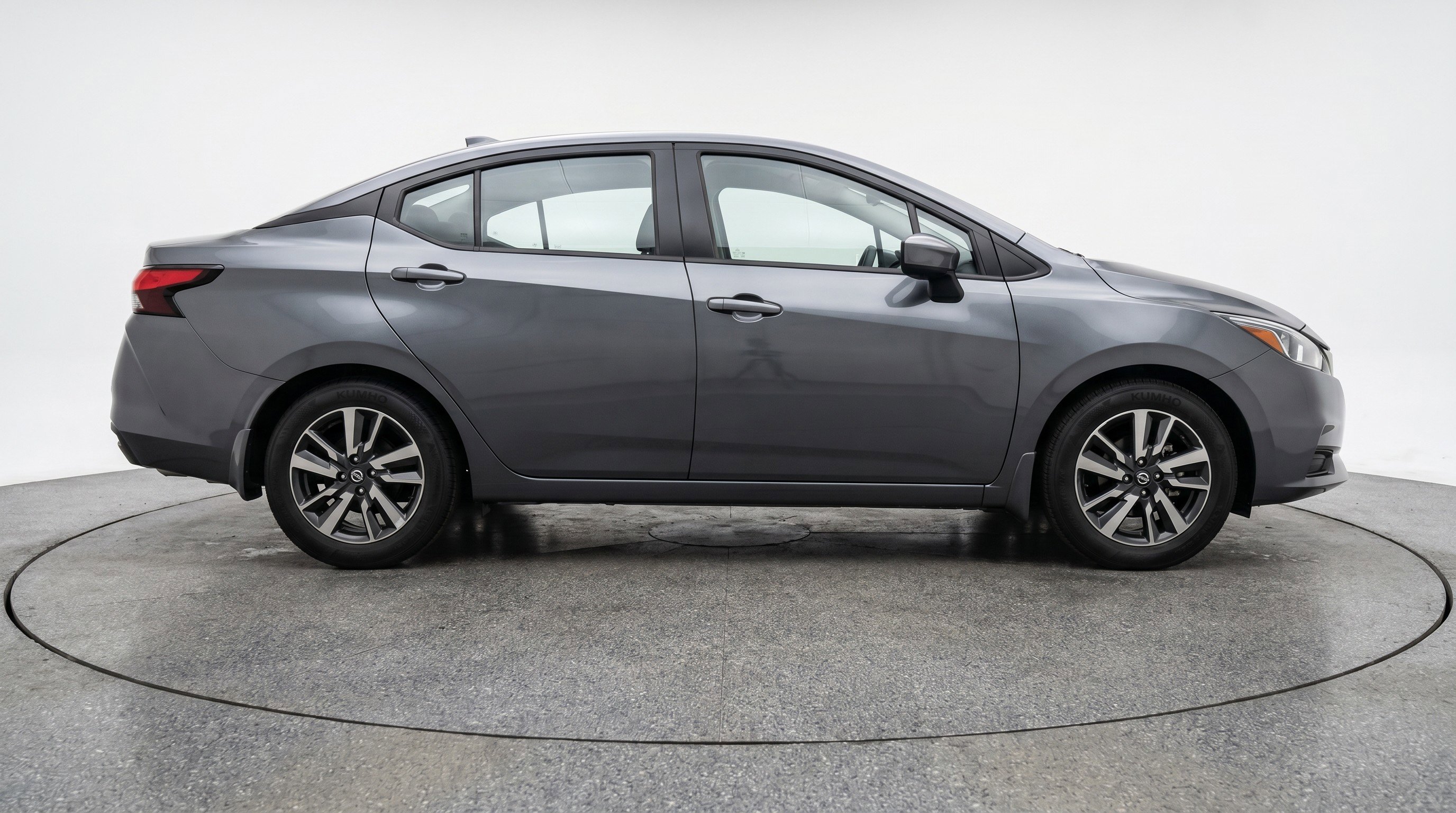 Used 2025 Nissan Versa SV FWD image 11