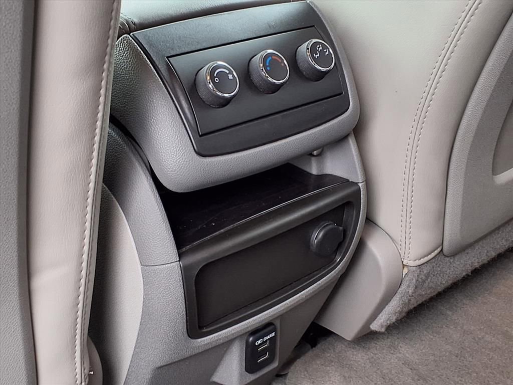 Used 2015 Buick Enclave Leather image 12