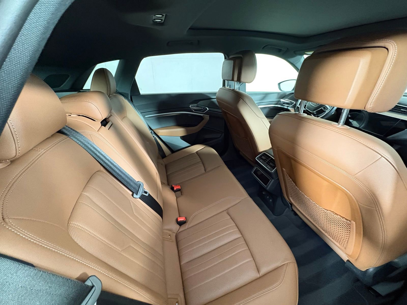 Used 2024 Audi Q8 e-tron Premium Plus w/ Premium Plus Package image 14