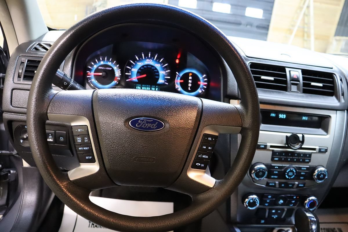 Used 2011 Ford Fusion SE w/ 201A Rapid Spec Order Code FWD image 32